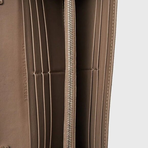 Fendi Beige Leather Studded Continental Wallet On Chain - Picture 6 of 12